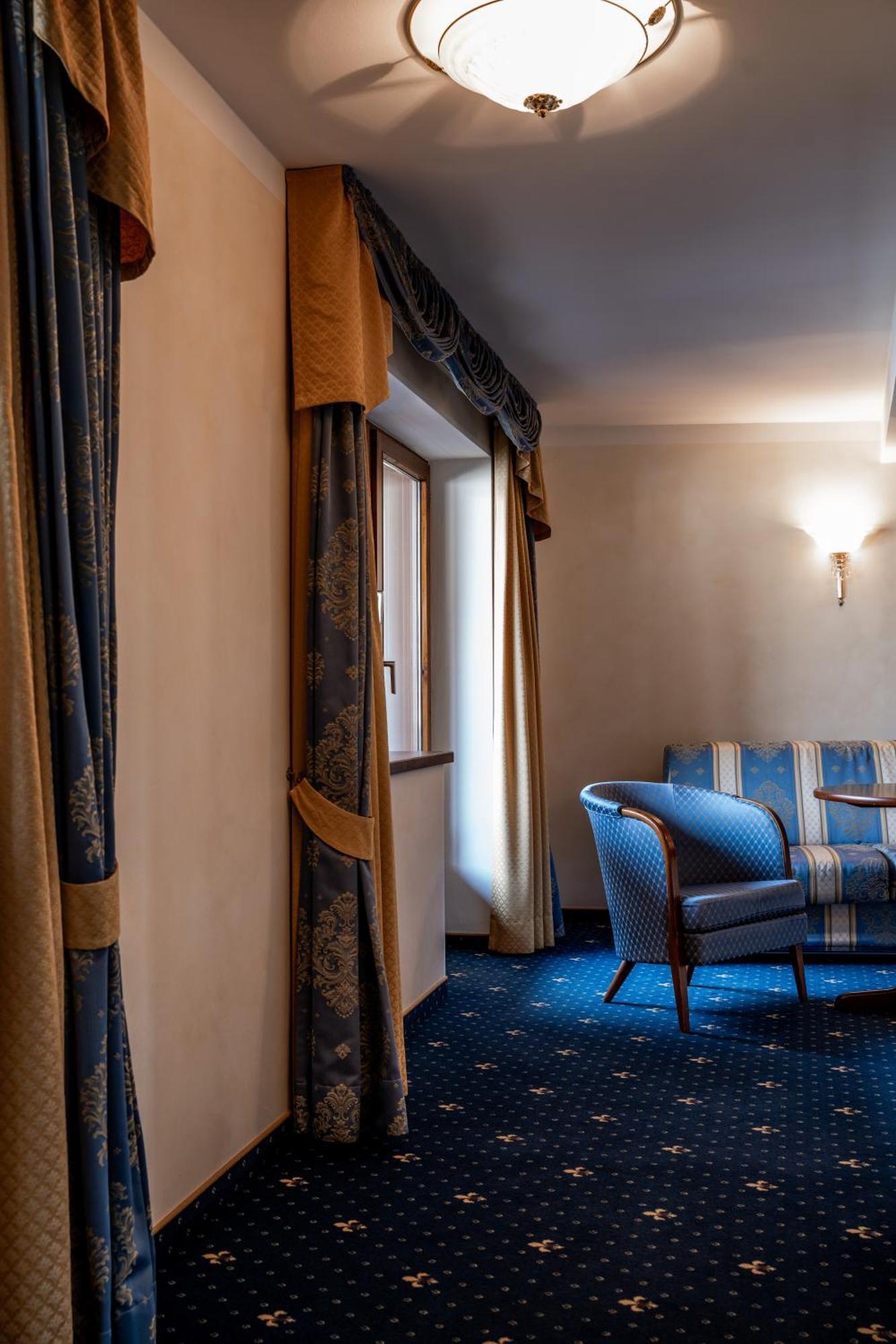 Hotel Maria Theresia Майргофен Екстер'єр фото